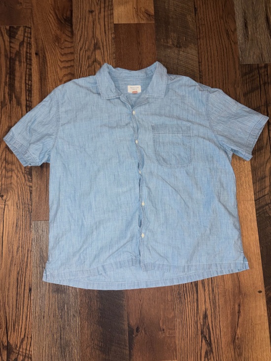 American Eagle Outfitters Other - American Eagle Outfitters Light Blue Short Sleeve Button-Up Shirt